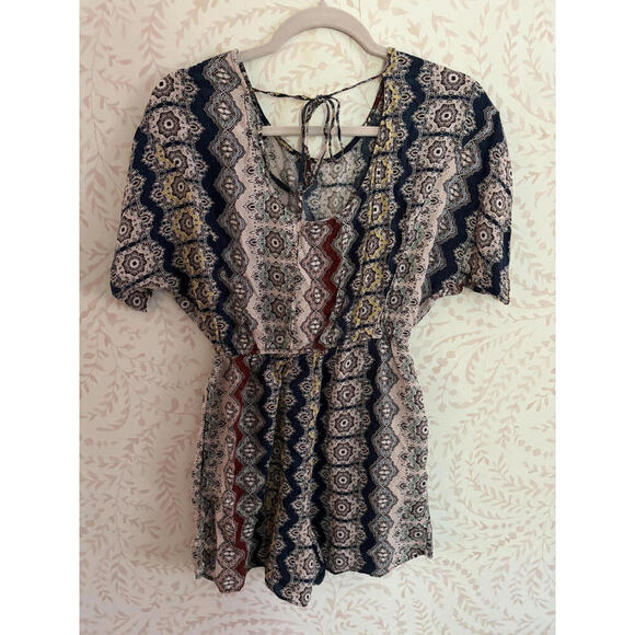 FALL CLEARANCE BCBG Generation Trendy Patterned Romper S - Picture 8 of 8